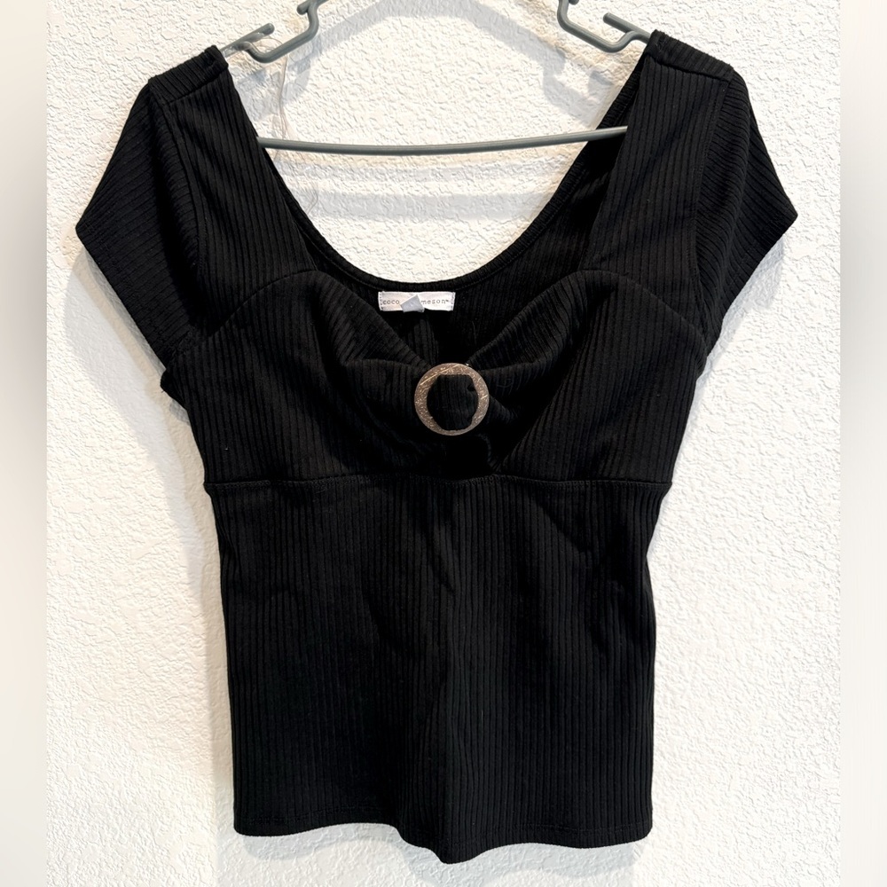 Coco + Jaimeson Black Top with Keyhole - size large